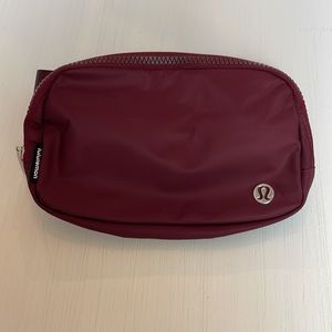 Lululemon Everywhere Belt Bag - Red Merlot